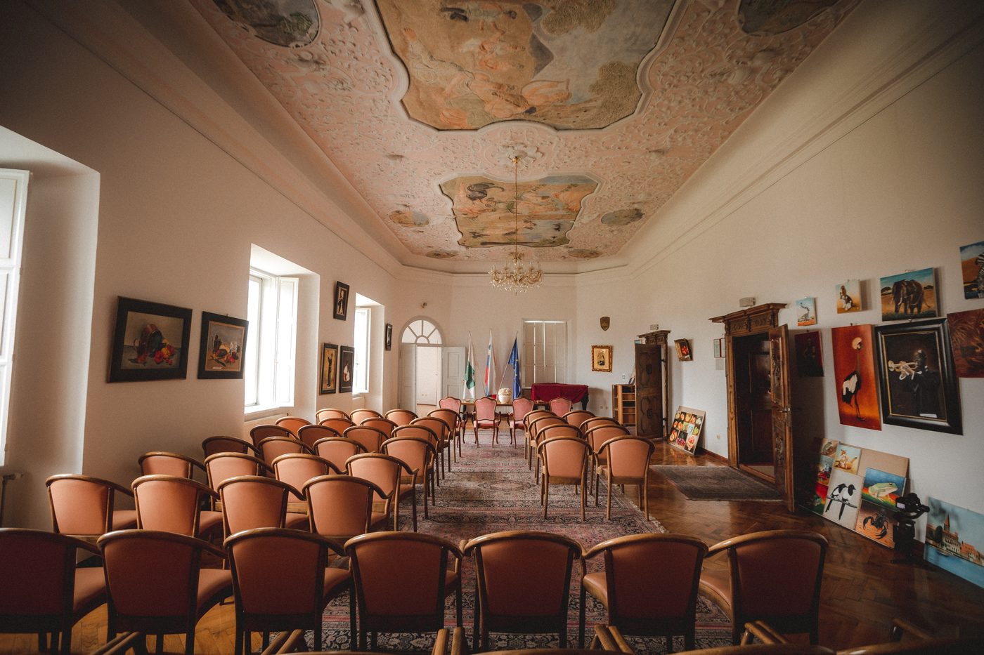Poročna dvorana pred obredom